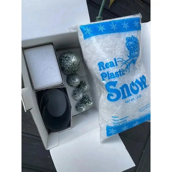 Department 56 Village Accessories Trees Road Snow Candy Cane Elves Set NIB Mint - Picture 10 of 10